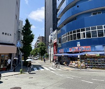 02　バス道を進みます